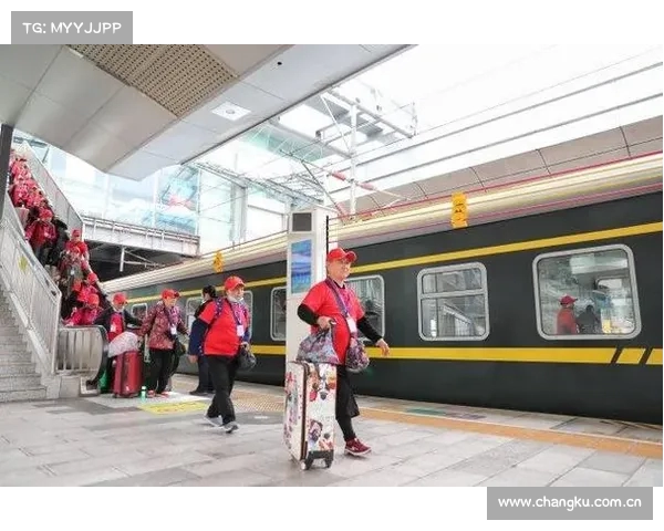 银发旅游列车助力老年人需求精准对接打造全新出行体验 银发旅游列车助力老年人需求精准对接打造全新出行体验